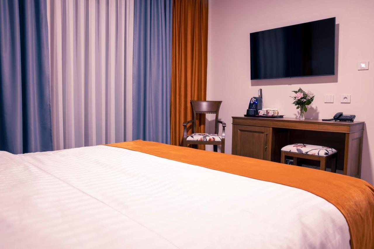 Hotel Aura Unirii Alba Iulia Exterior foto